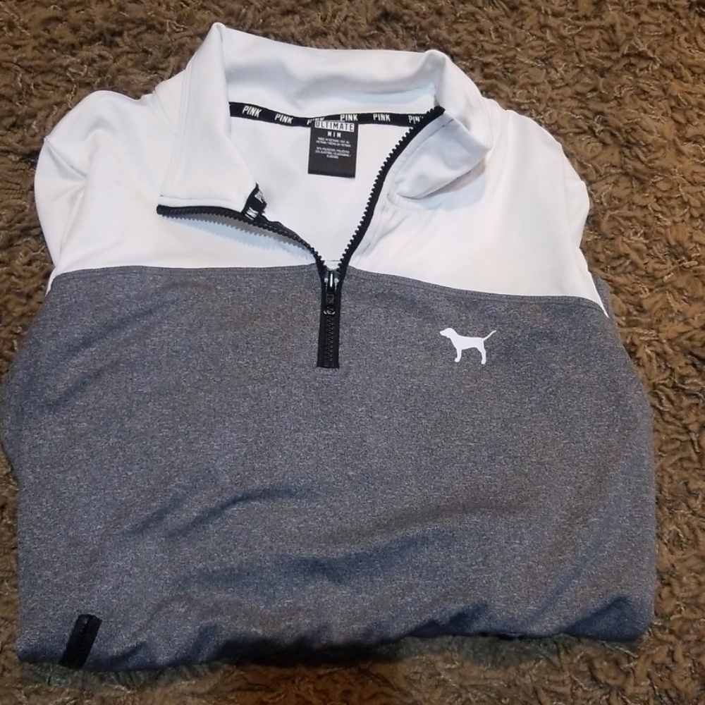 1/4 zip front pocket ultimate line top